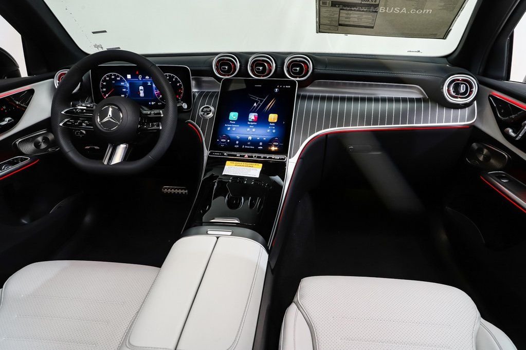 New 2026 MANUFAKTUR Patagonia Red Metallic Mercedes-Benz GLC 300 image 8