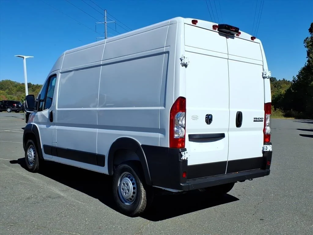 New 2026 Bright White Clearcoat RAM Tradesman image 17