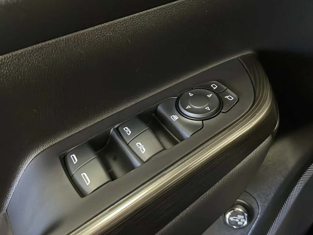 Used 2023 Black GMC SLT image 39