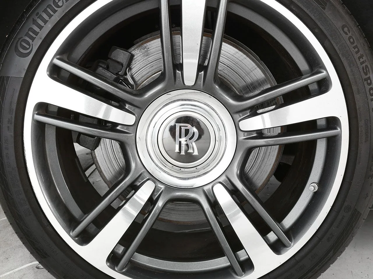 Used 2015 White Rolls-Royce Base image 7