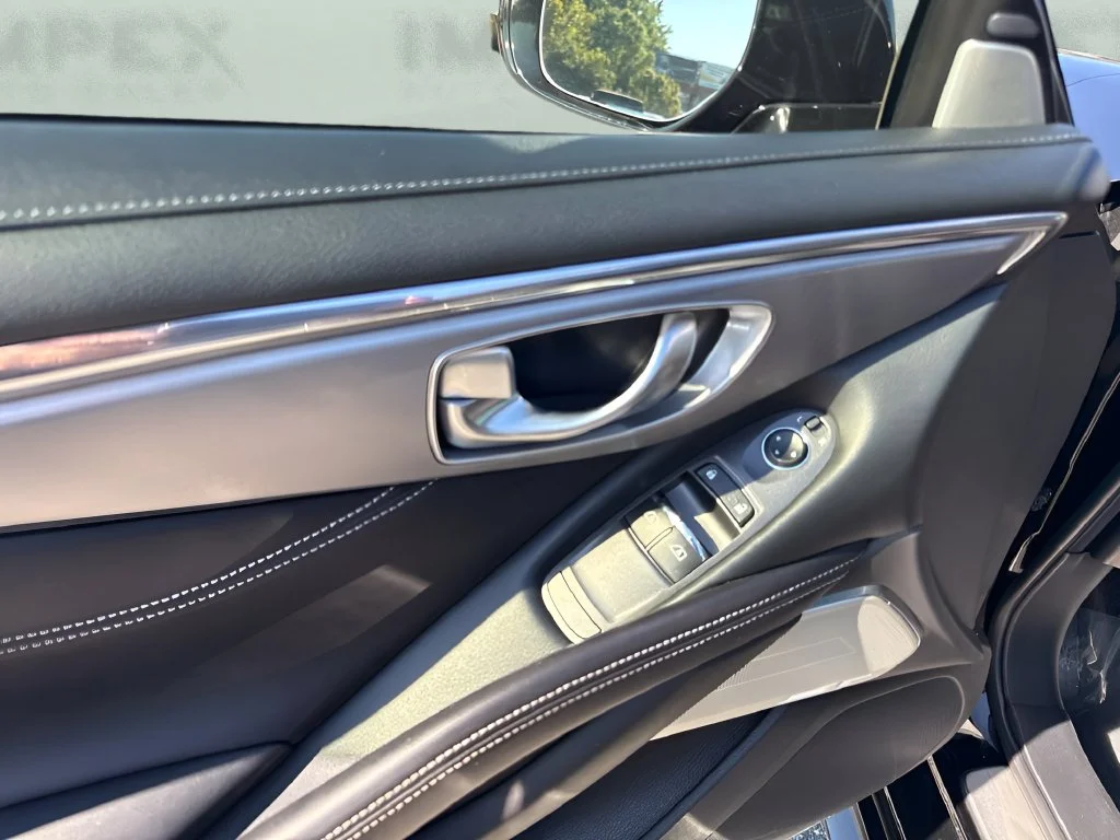 Used 2022 Black INFINITI LUXE image 24
