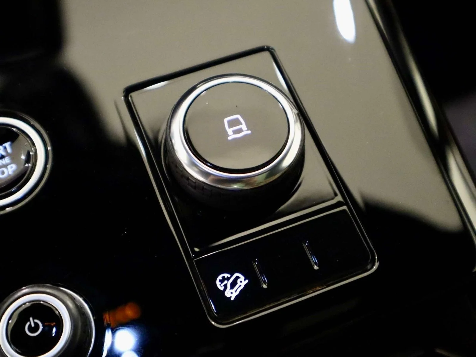 Used 2023 Fuji White Land Rover SE image 35