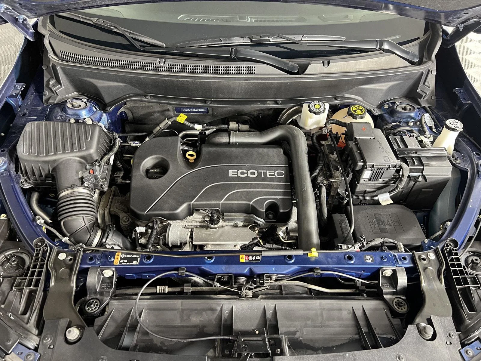 Used 2020 BLUE EMERALD METALLIC GMC SLE image 32