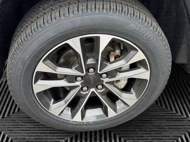 Used 2023 Black Jeep Overland image 10