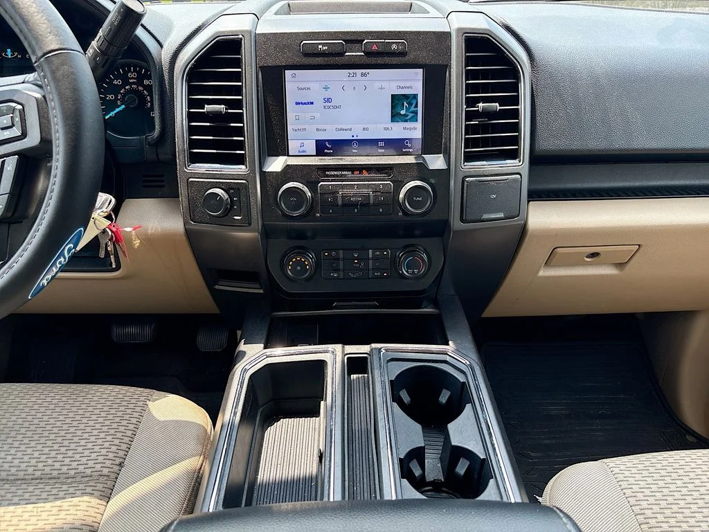 Used 2019 Silver Spruce Metallic Ford XLT image 18