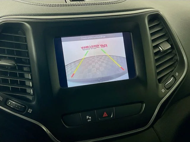 2020 Jeep Cherokee Latitude Plus - Photo 18