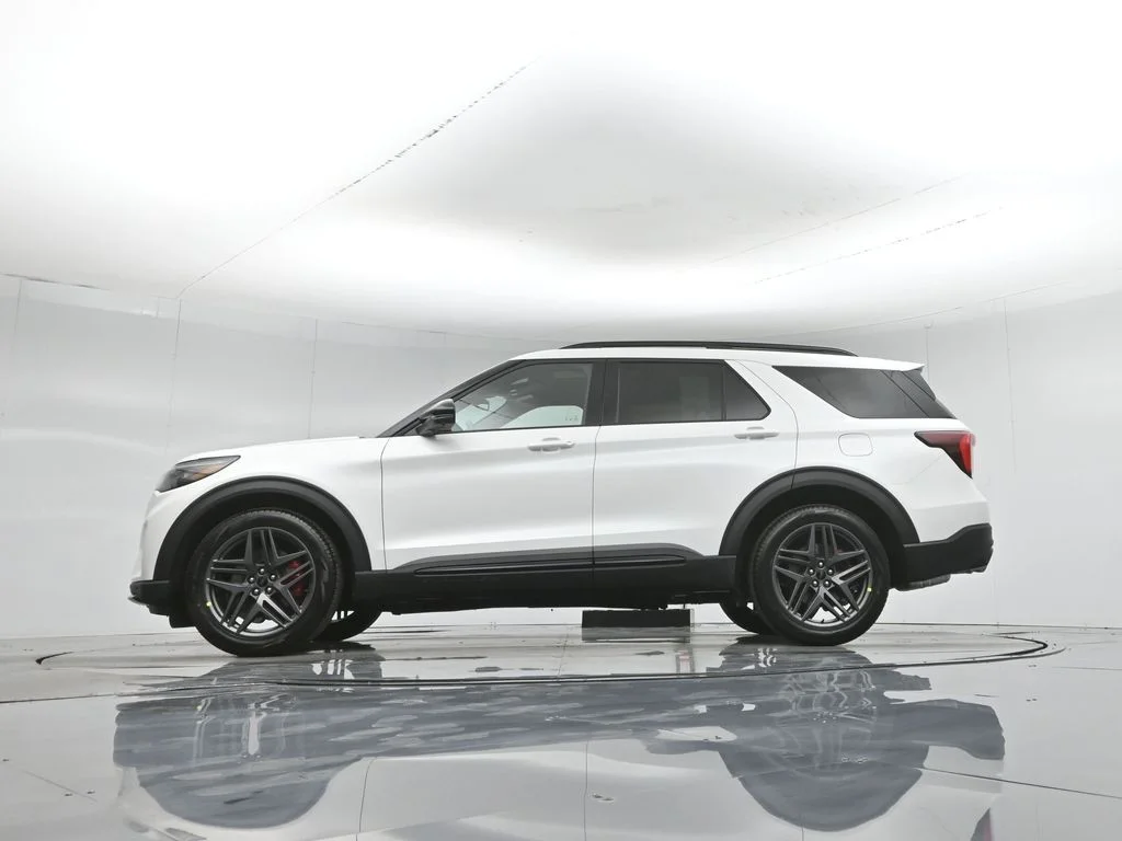 New 2026 Star White Metallic Tri-Coat Ford ST image 7
