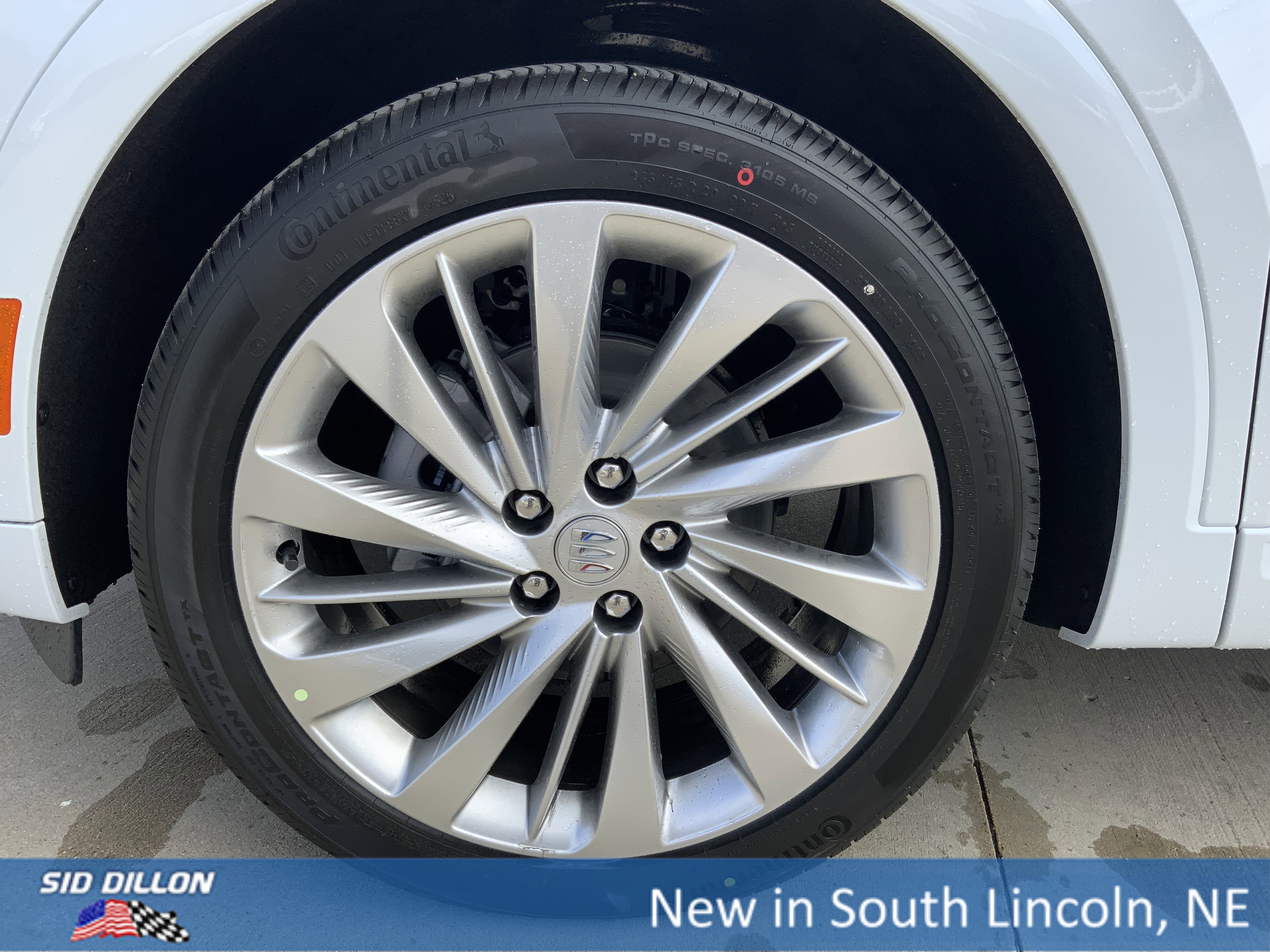 New 2026 Iridescent White Tricoat Buick Avenir image 11