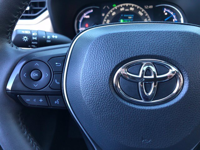 Used 2024 Pearl Toyota XLE Premium image 26