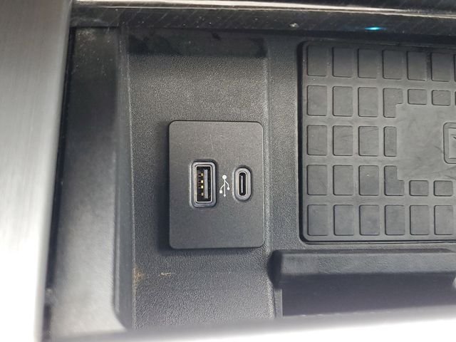 Used 2021  Ford Platinum image 30