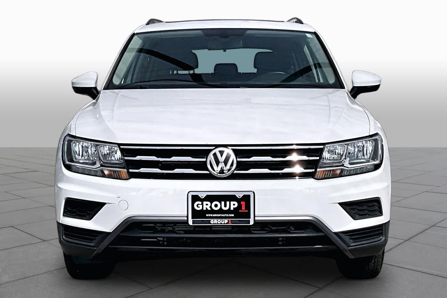 Used 2019 Pure White Volkswagen SE image 4