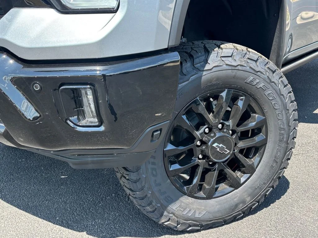 Used 2025 Sterling Gray Metallic Chevrolet LTZ Trail Boss image 2