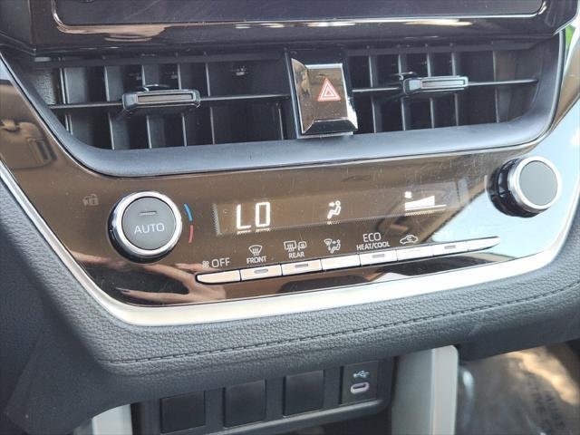 Certified Used 2024 WIND CHILL PEARL Toyota  image 22