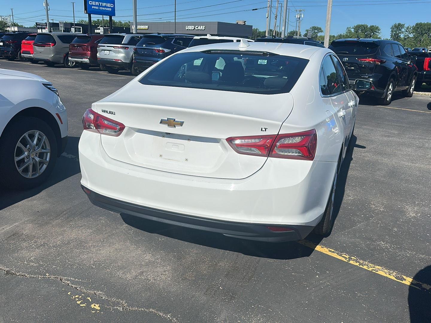 Used 2019 Summit White Chevrolet LT image 2
