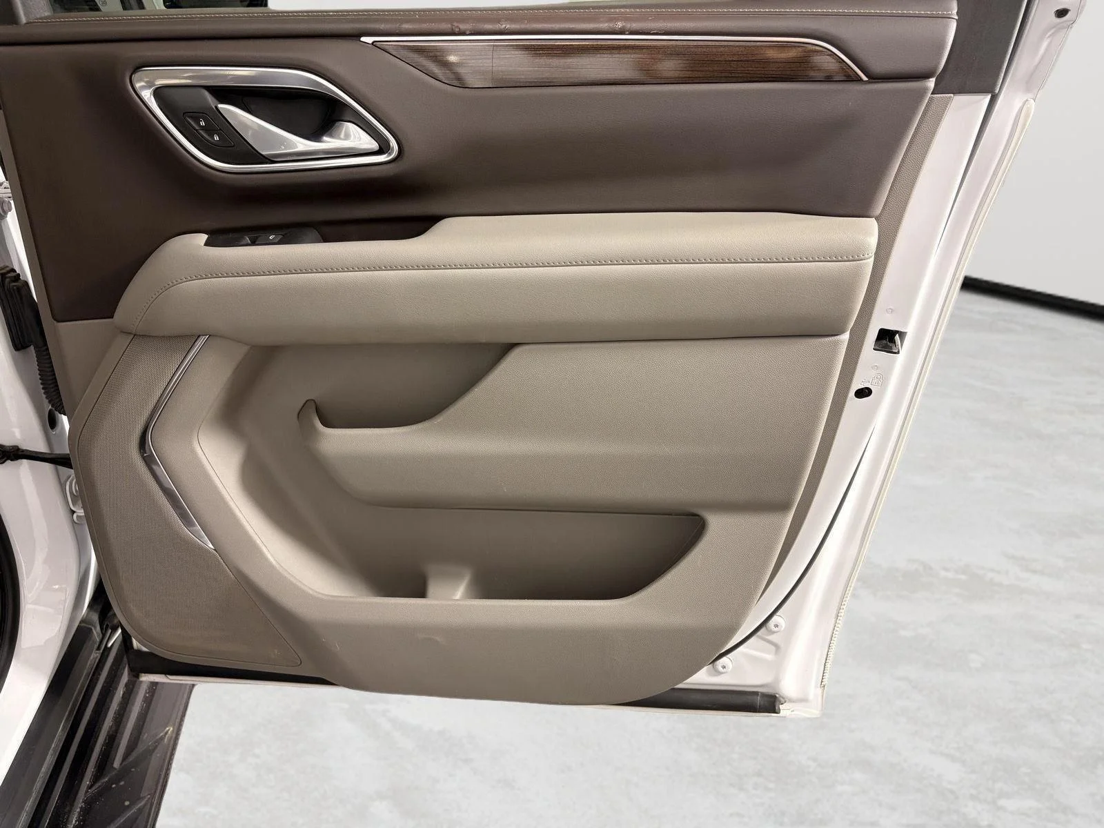 Used 2022 Summit White GMC SLE image 21