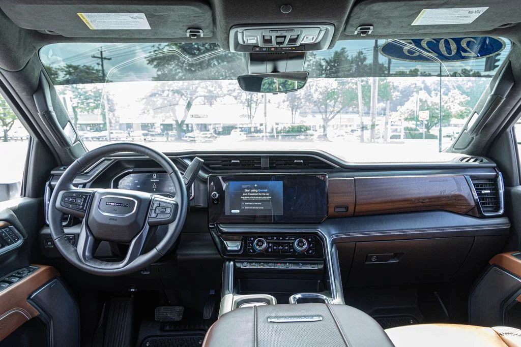 Used 2025 White GMC Denali Ultimate image 21