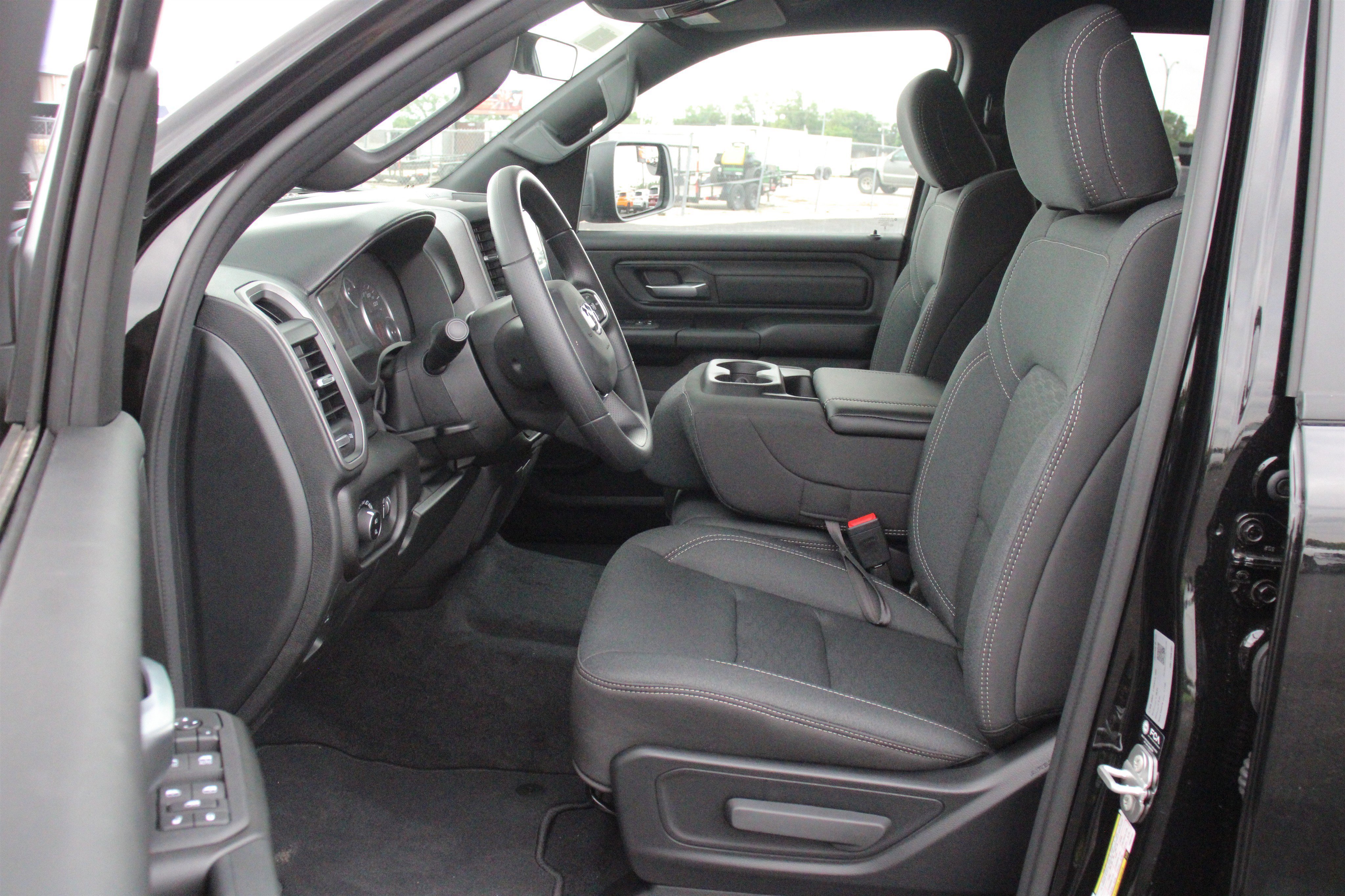 New 2026 Diamond Black Crystal Pearl-Coat Exterior Paint RAM Express image 3