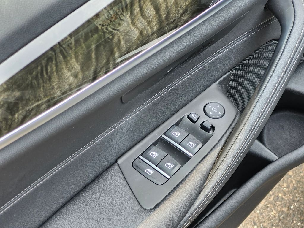 Used 2023 Gray BMW 530e iPerformance image 18