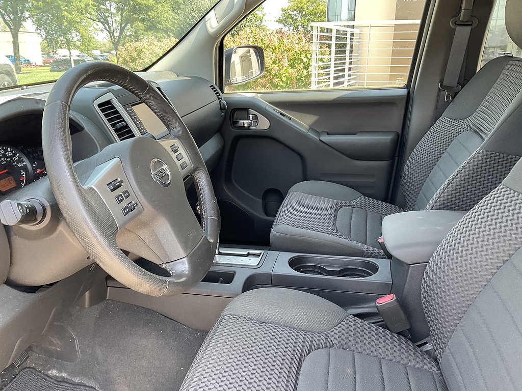 Used 2019 Magnetic Black Pearl Nissan SV V6 image 2