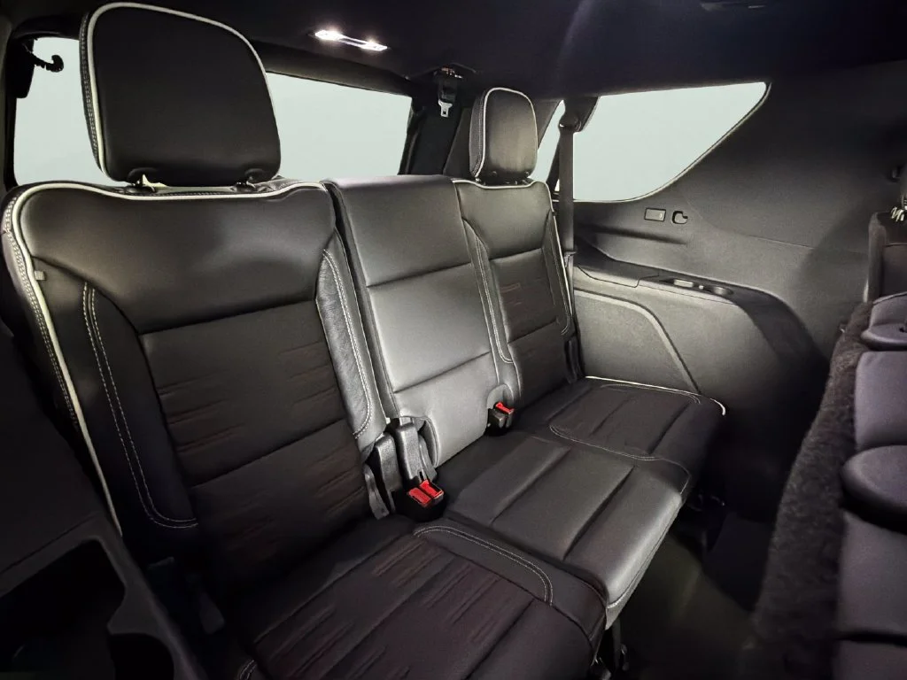 2025 GMC Yukon AT4 Ultimate - Photo 35