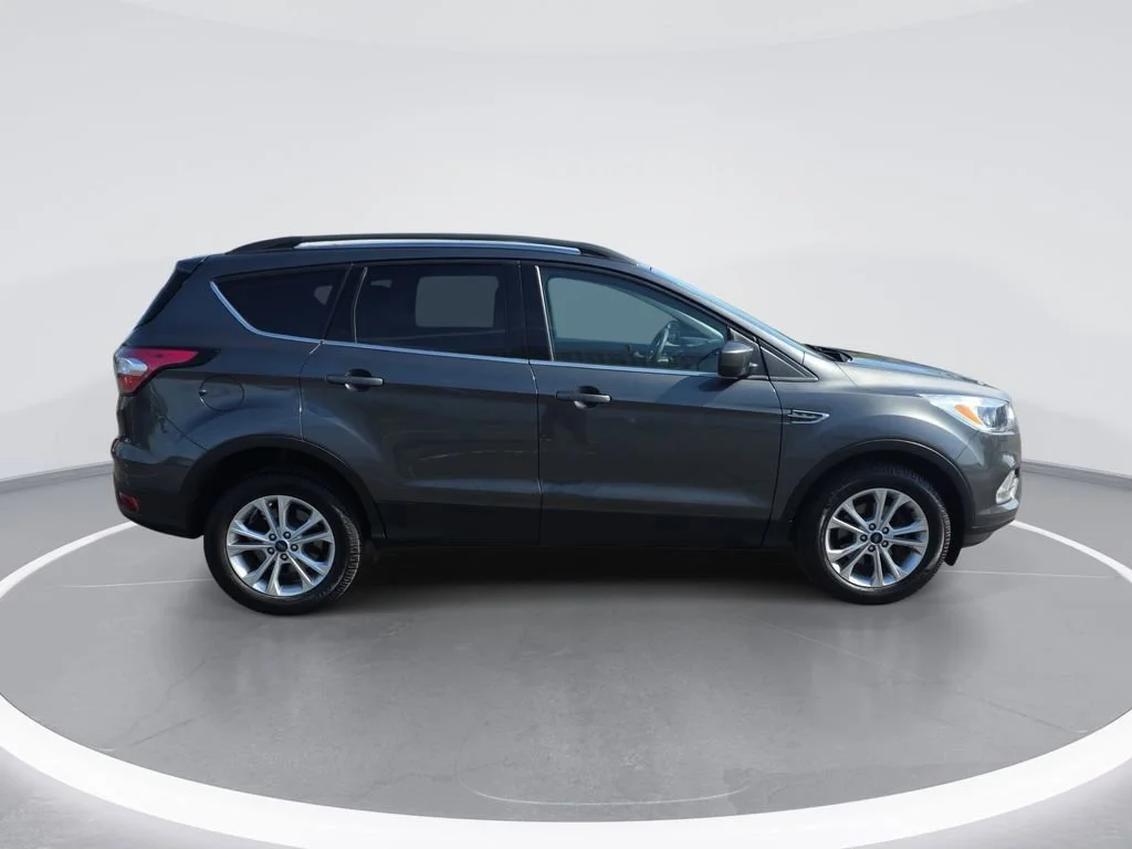 Used 2018 Ford Escape SE with VIN 1FMCU0GD4JUD11009 for sale in Westland, MI