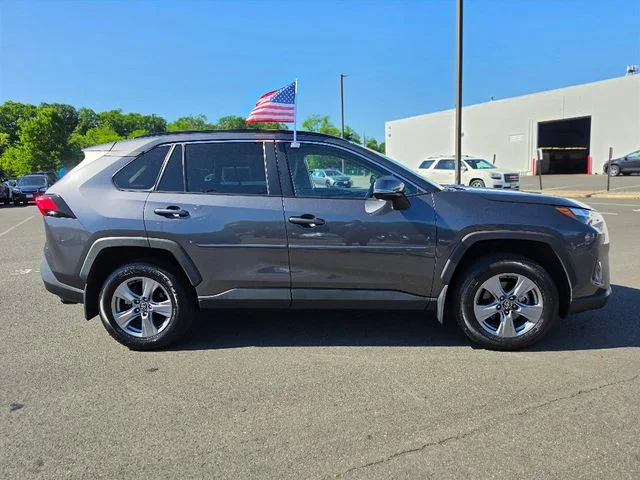 2024 Toyota RAV4 XLE - Photo 8