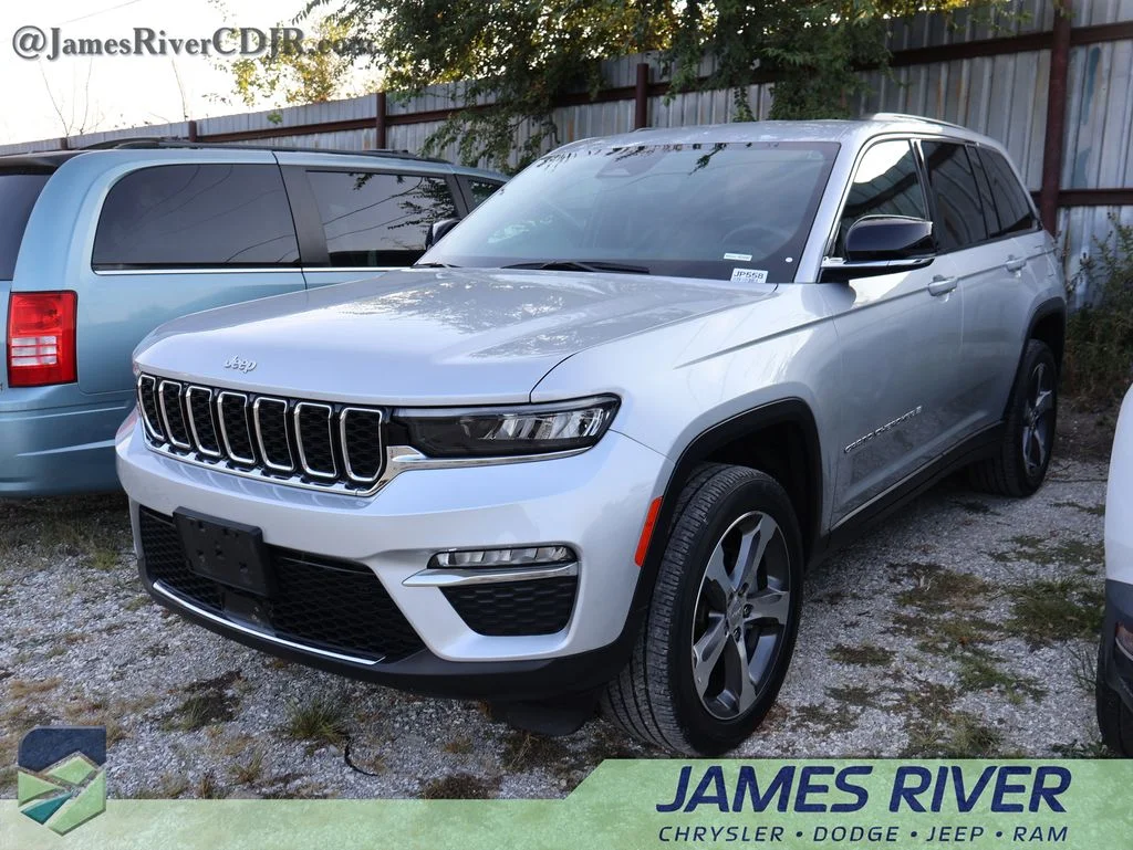 Used 2024 Silver Jeep Limited image 1