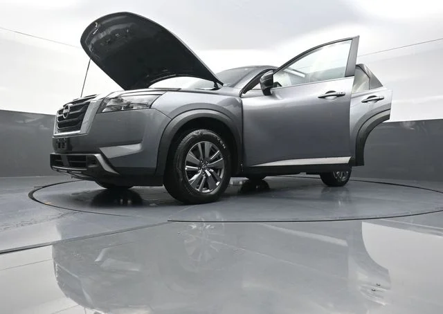 Used 2024 Gray Nissan SV image 42