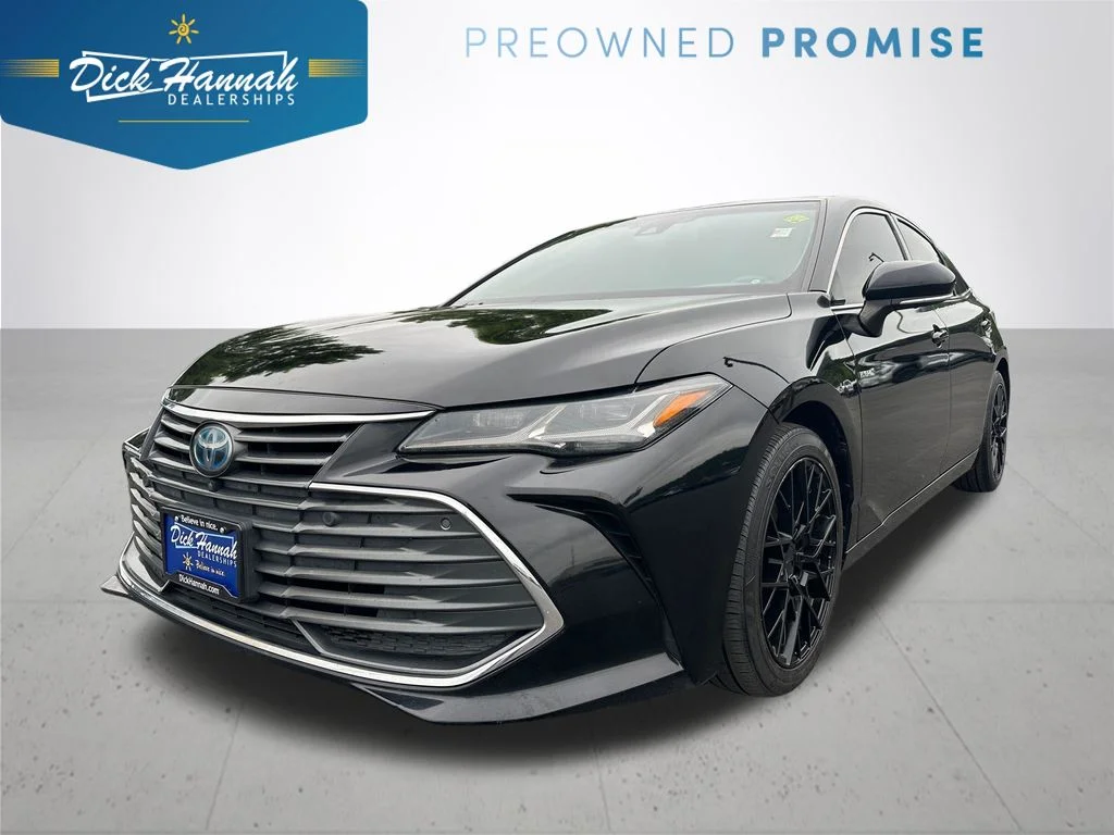 2020 Toyota Avalon Limited Hybrid's photo
