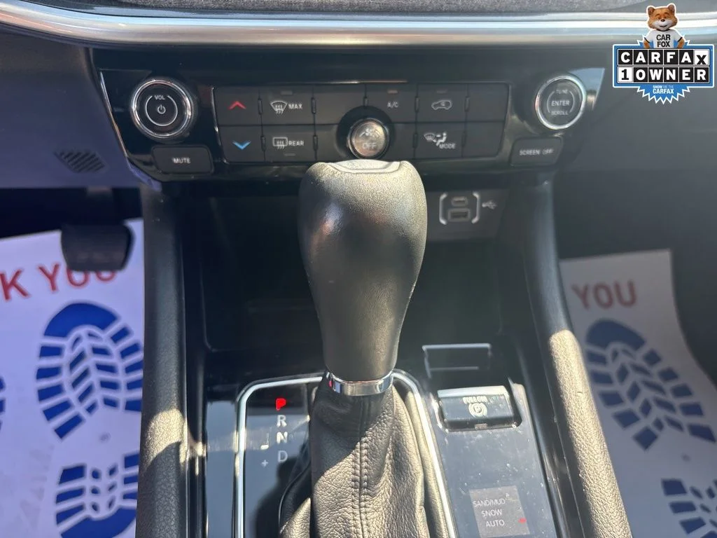 Used 2022 Silver Jeep Latitude Lux image 20