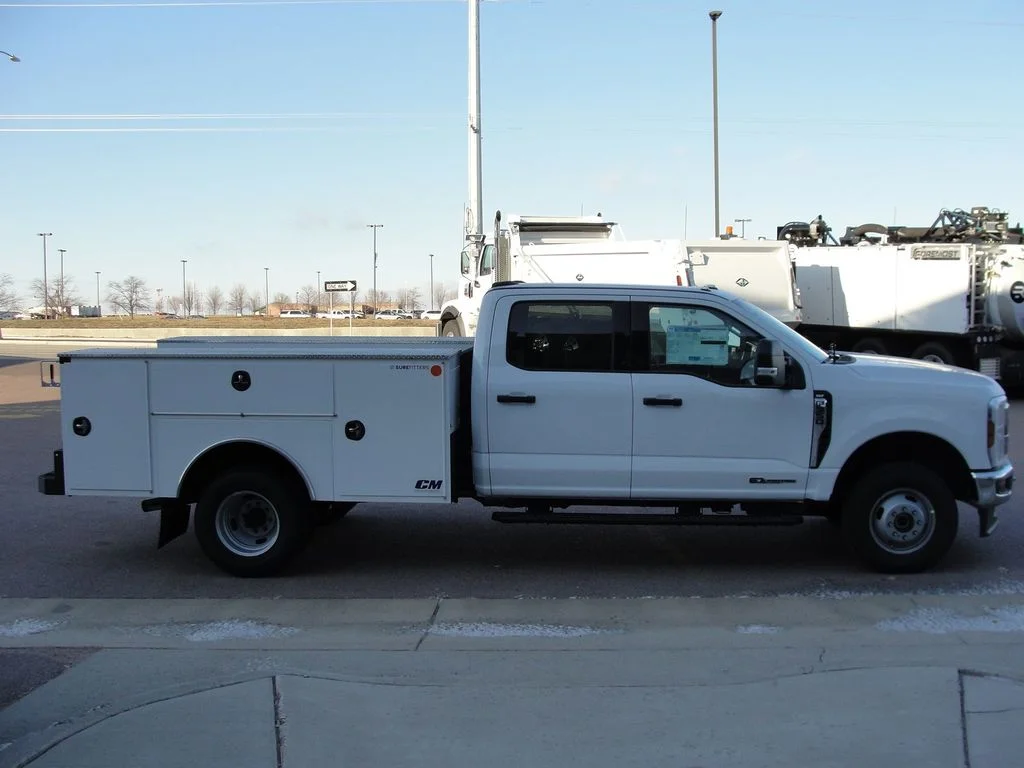 New 2026 Oxford White Ford F-350® XLT image 4