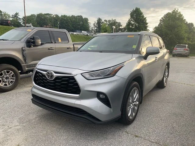 Used 2021 Celestial Silver Metallic Toyota Limited image 4