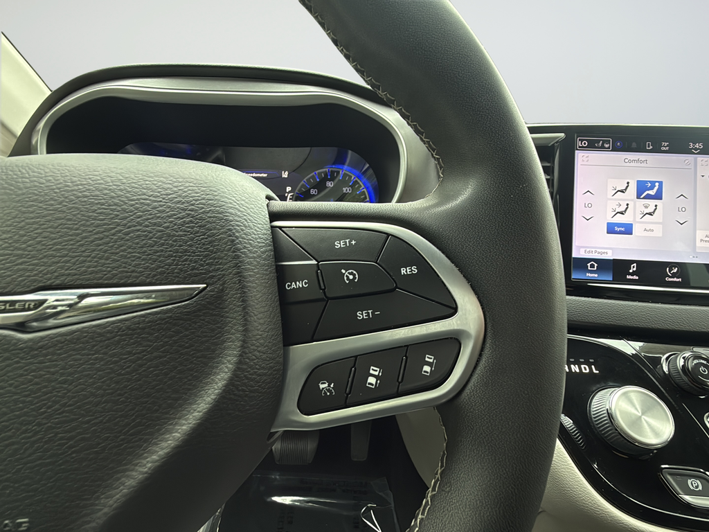Used 2022 Blue Chrysler Touring L image 17