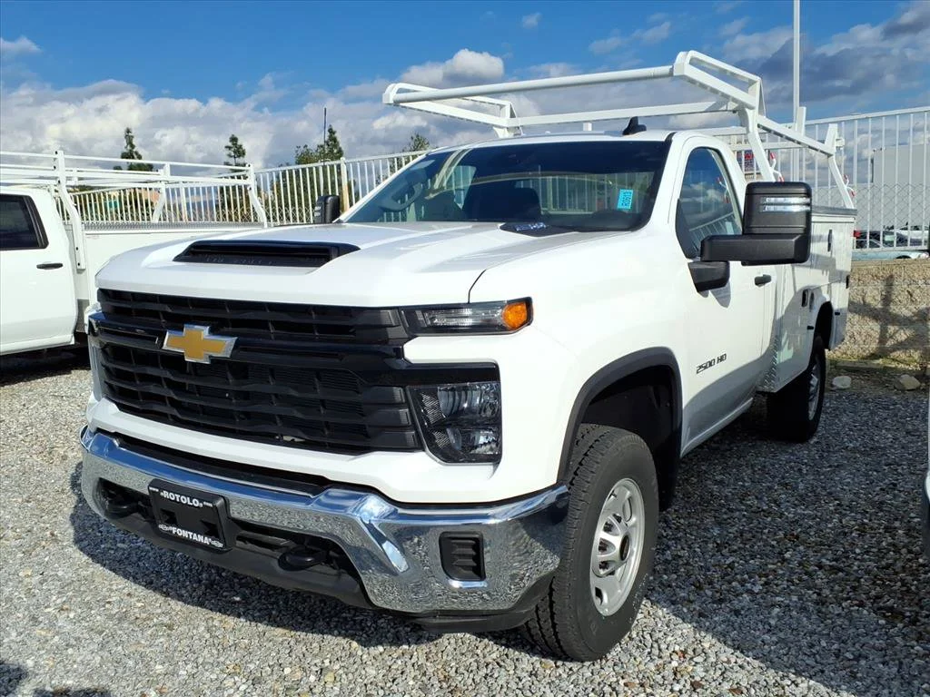 New 2024 Summit White Chevrolet WT image 3