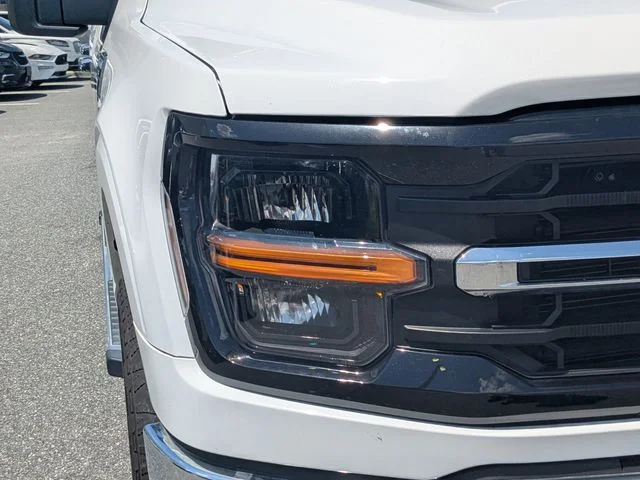 Certified Used 2025 Oxford White Ford XLT image 9