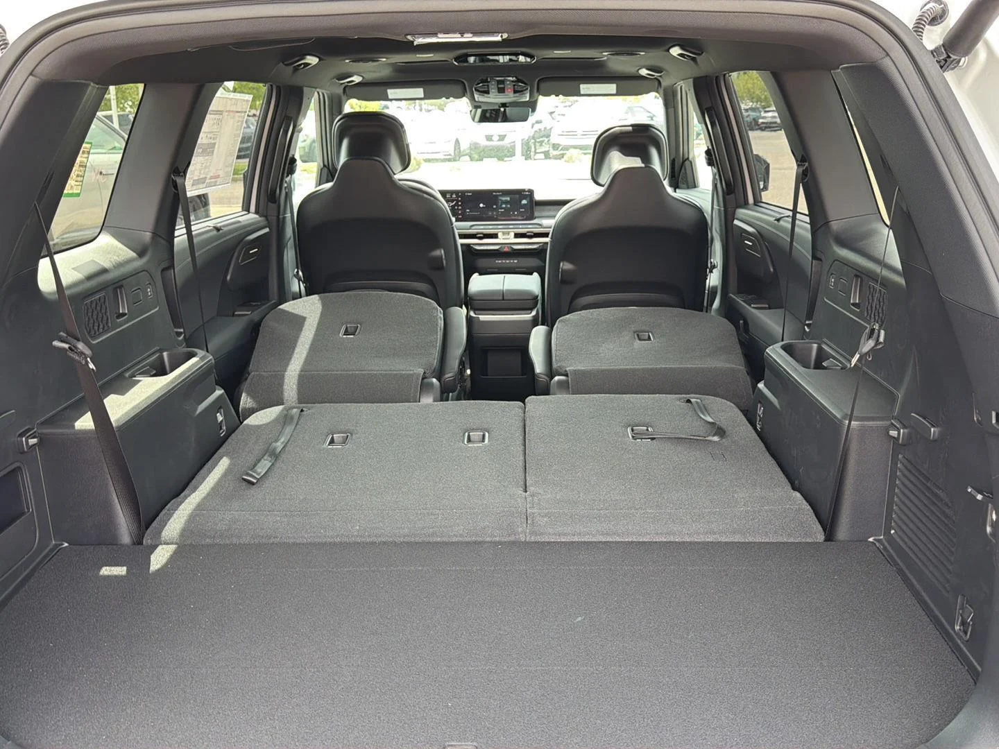 New 2027 Ivory Silver Kia EX image 7