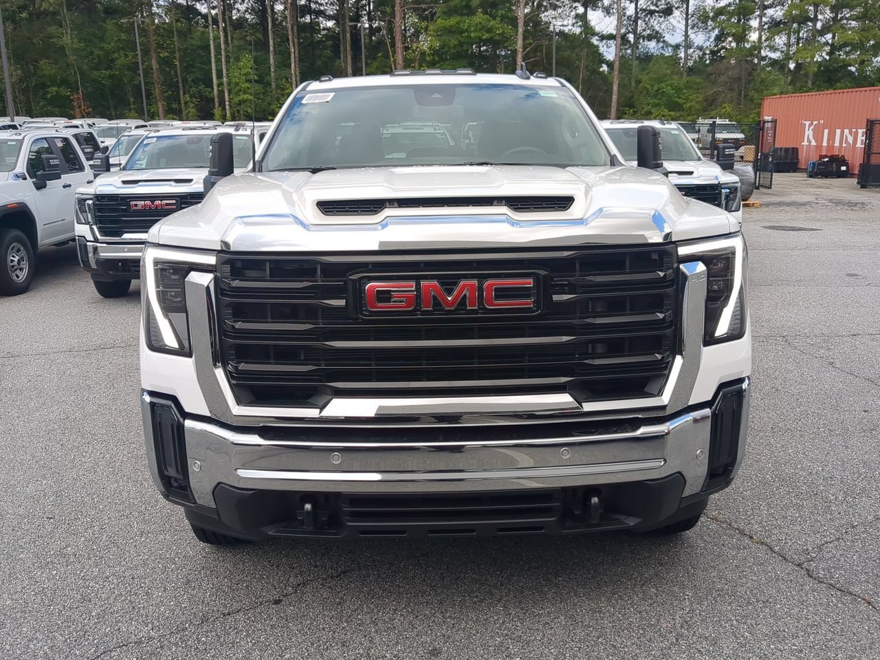 New 2026 Summit White GMC Pro image 3