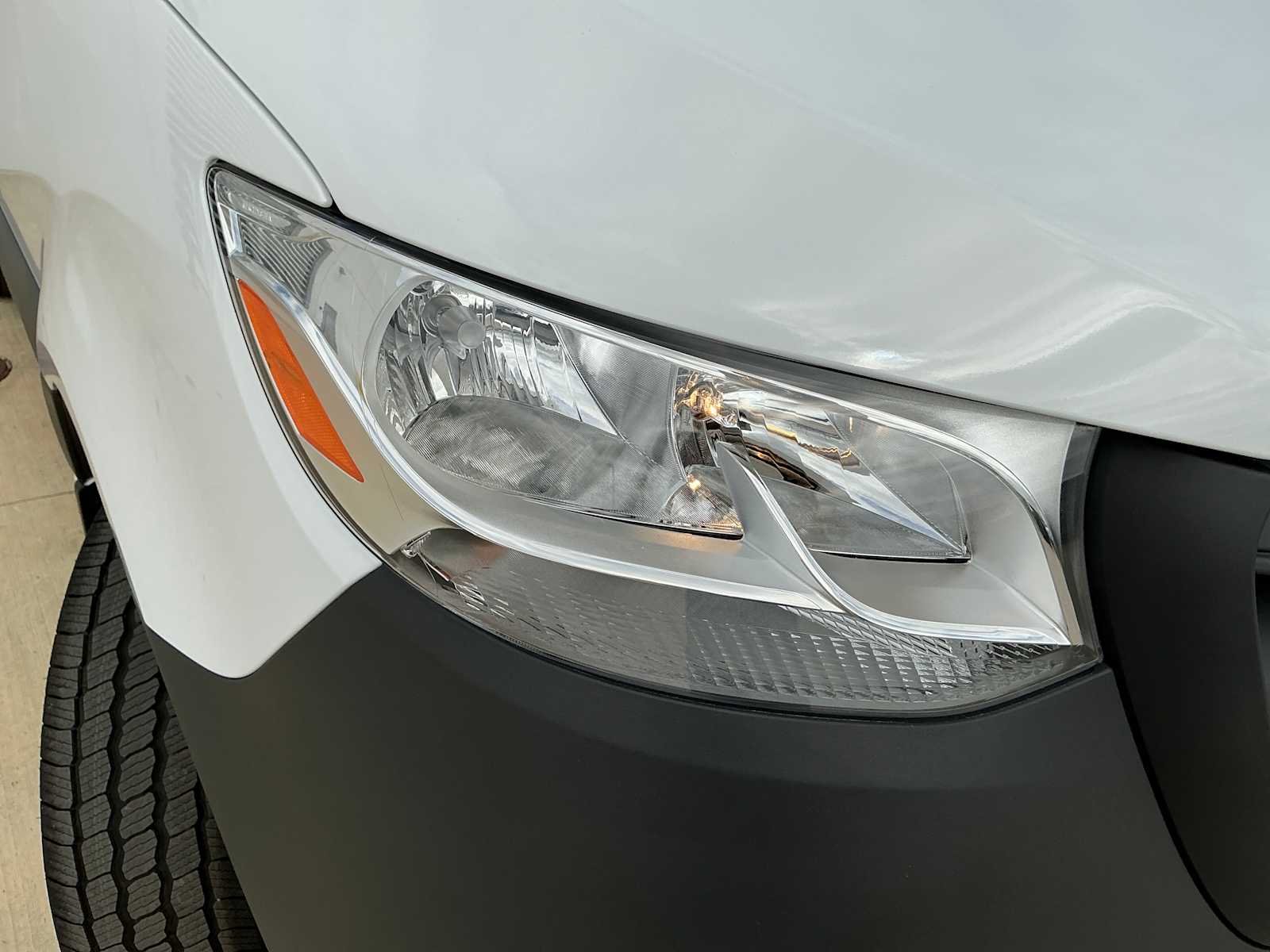 New 2026 Arctic White Mercedes-Benz Worker image 4