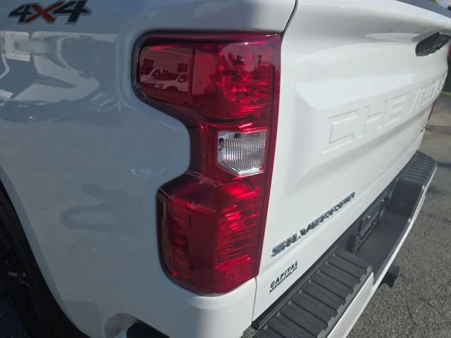 Used 2025 White Chevrolet Custom image 35