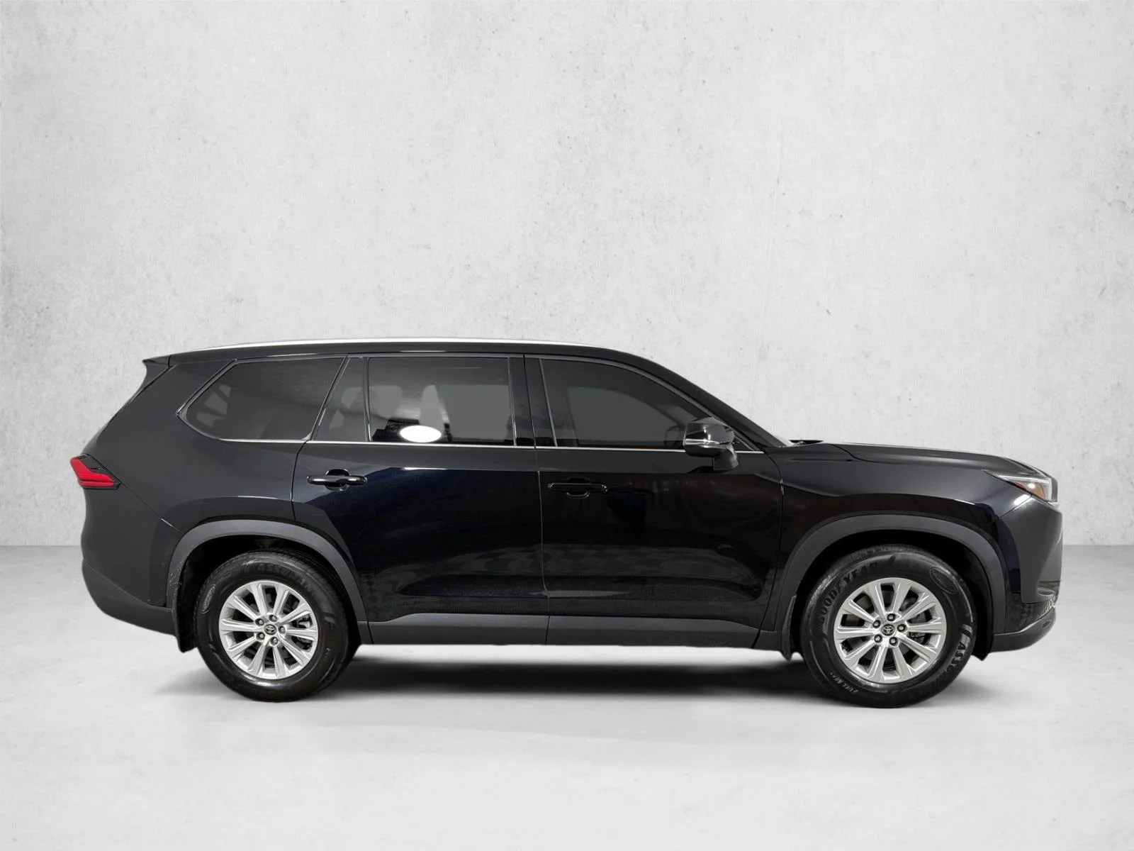 Used 2024 Gray Toyota XLE image 3