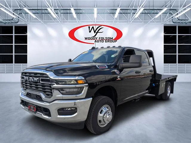 New 2026 Diamond Black Crystal Pearl-Coat Exterior Paint RAM Tradesman image 6