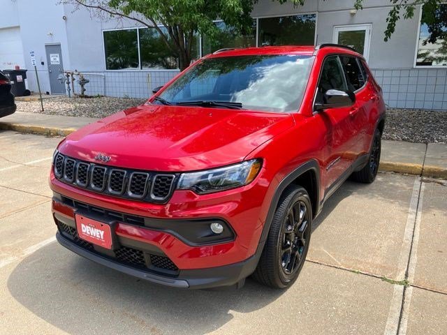 Certified Used 2025 Red Hot Pearlcoat Jeep Latitude image 3