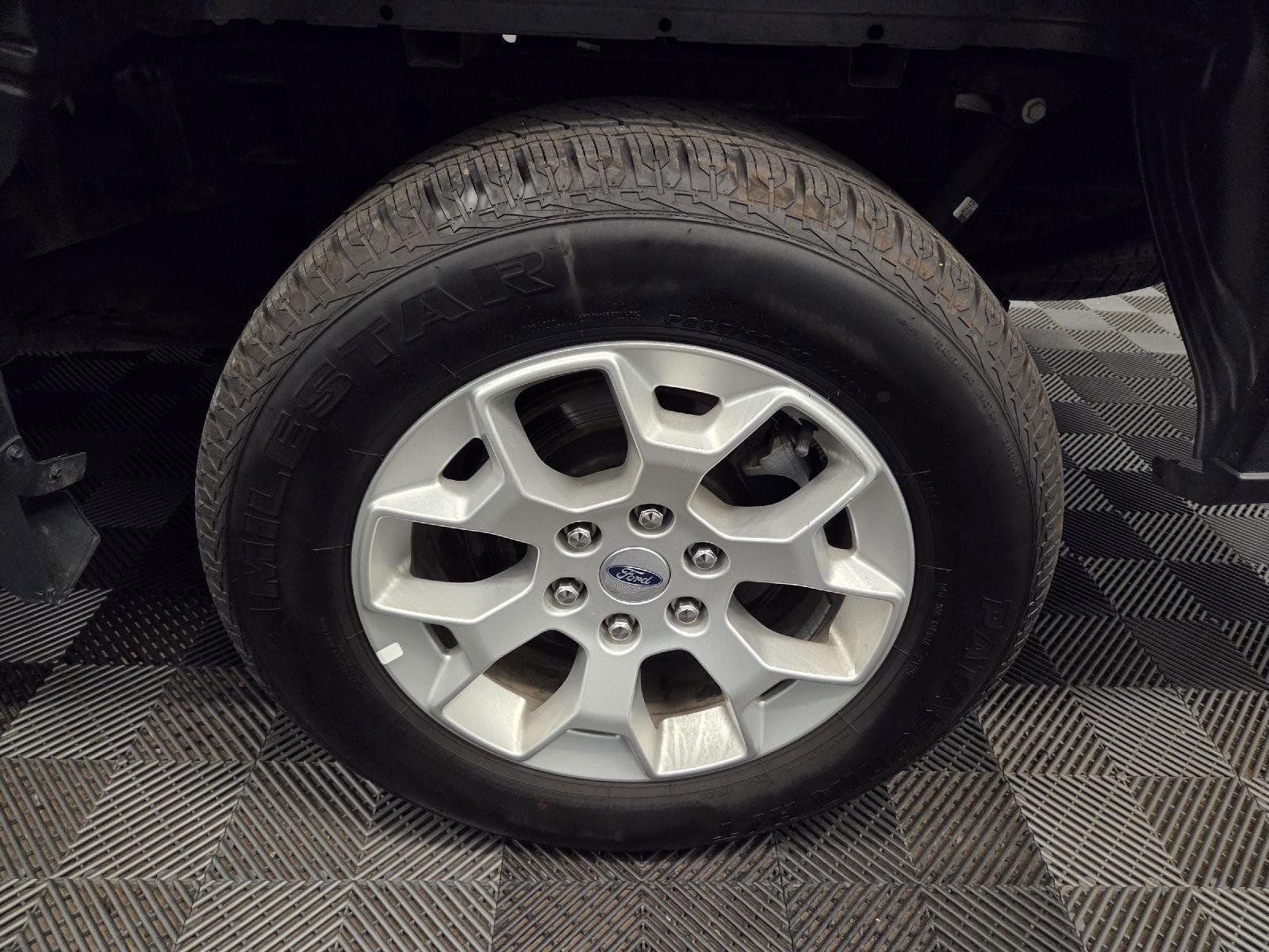 Used 2023 GRAY Ford XLT image 48