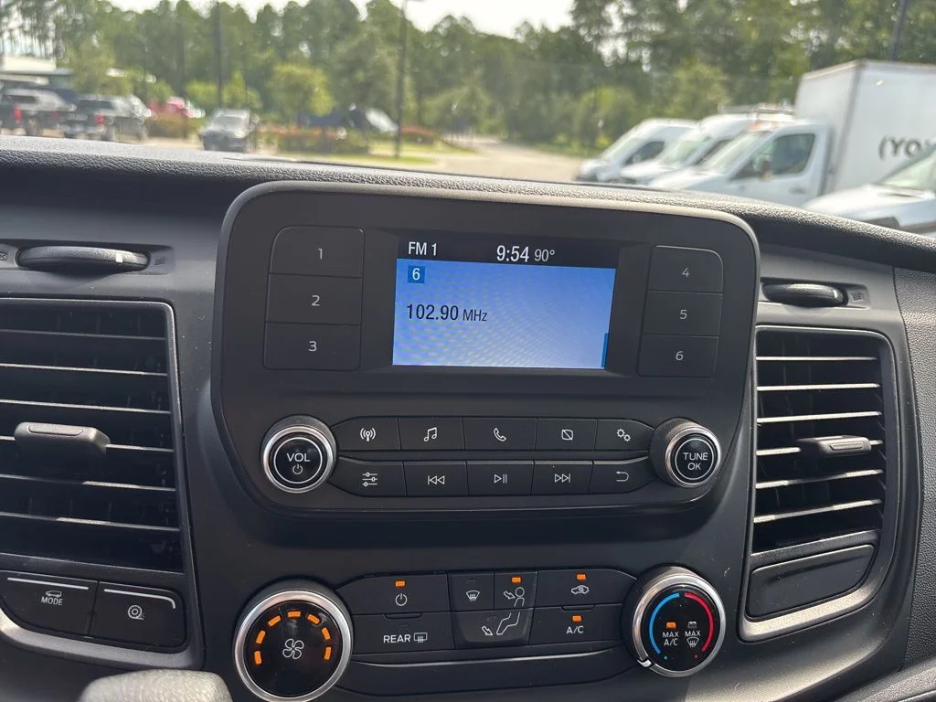 Used 2024 Oxford White Ford Base image 42