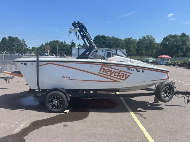 2017 Heyday Wake Boats WT-1 