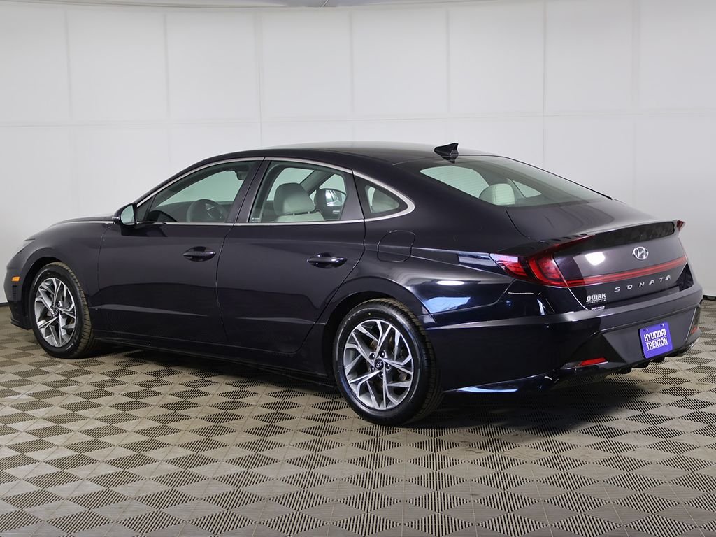 Used 2023 Blue Hyundai SEL image 9