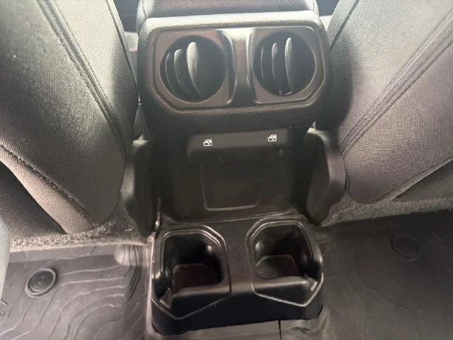 Used 2020 White Jeep Unlimited Sport Altitude image 20
