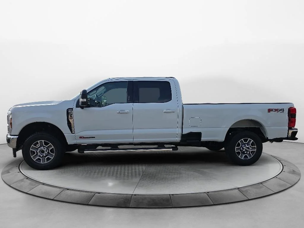 New 2026 Star White Metallic Tri-Coat Ford F-350® Lariat® image 2