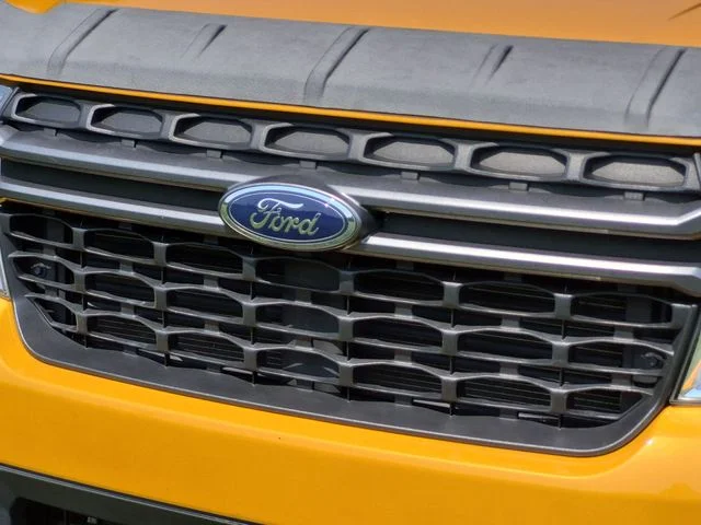 Used 2023 Orange Ford XLT image 36