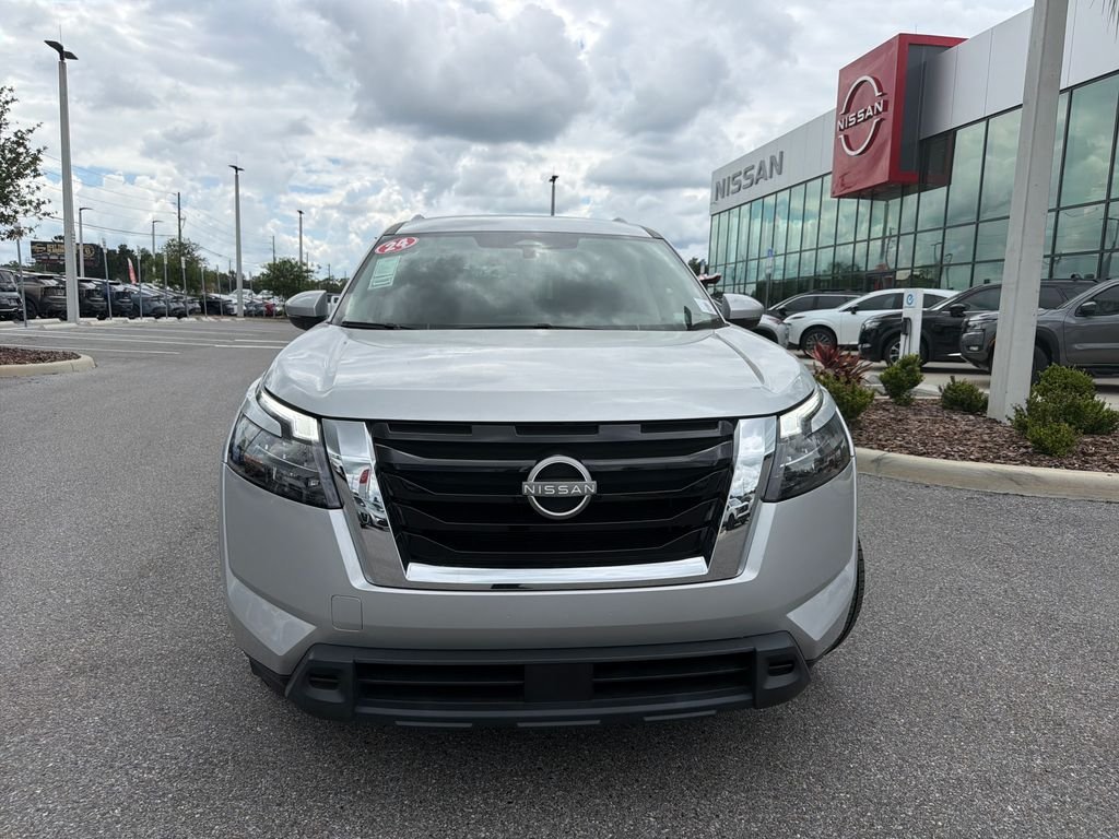 Used 2024 Silver Nissan SV image 2